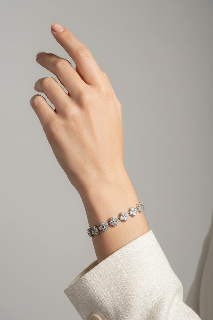 Le Bracelet Aura Trèfle Argenté & Cristaux